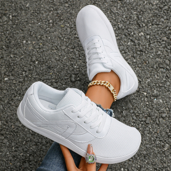 Женски спортни обувки с мрежеста горна част, дишащи, нисък профил с връзки, за широки крака