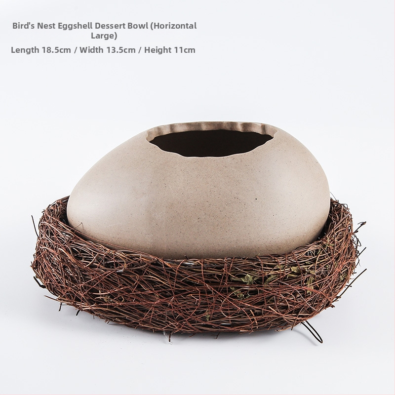 Portselanist magustoidu kauss strutsi kujundusega muna kujul, mikrolaineahi ei toimi