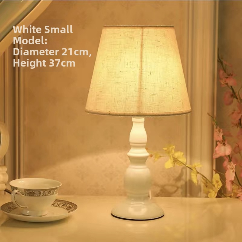 Skandinavijos stalo lempa miegamajam su prisilietimo jutikliu, nuotolinio valdymo ir reguliuojama šviesa (Model TR485845, 220V, metalo laikiklis)