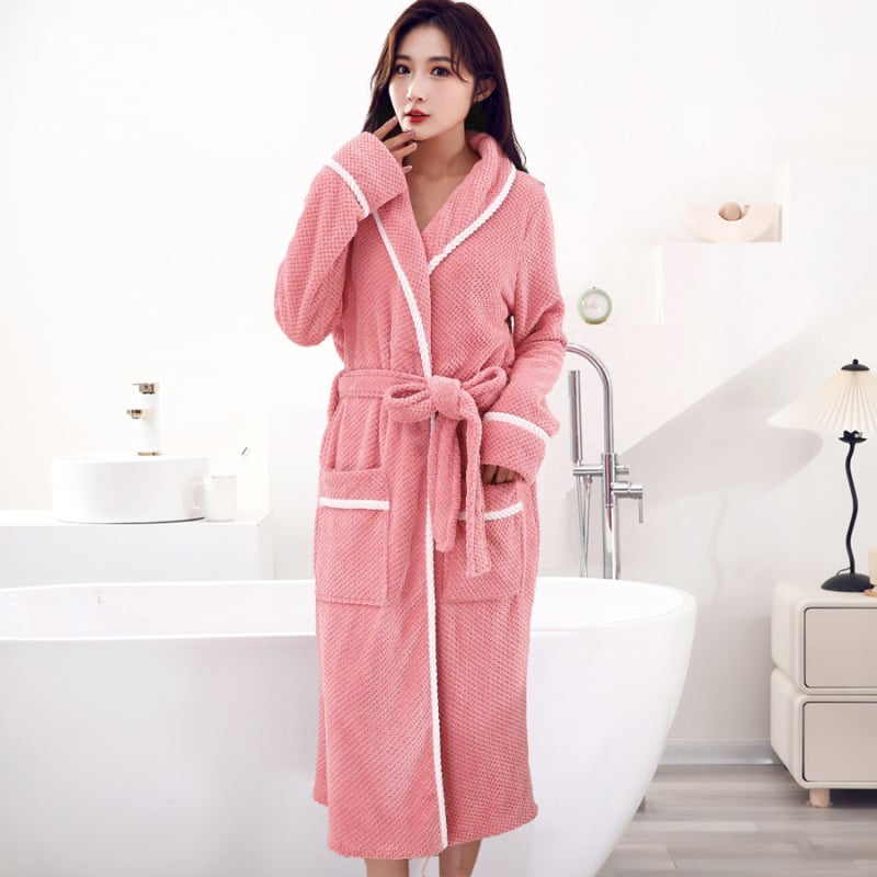 Халат за баня с дантелено ананасово каре, дълъг ръкав, полиестерен флийс, 90% полиестер