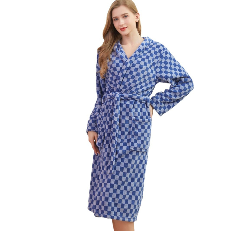 Унисекс халат с качулка от коралено велур, кариран модел, полиестер, тегло 700 г