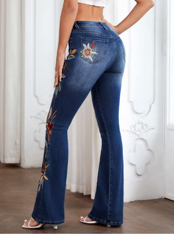 Дънки с висока талия, микроразкроени крачоли, полиестерова тъкан (80–90% полиестер)