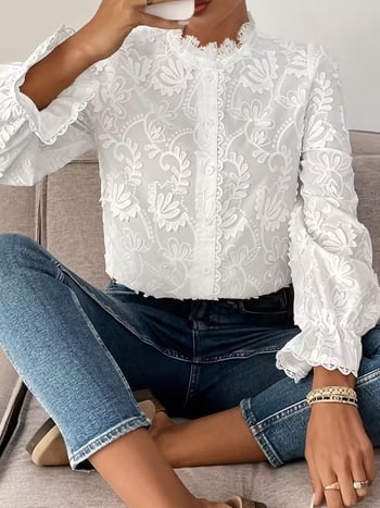 Särk pitsimustriga, polüesterkangas, peamise kanga sisaldus 95% ja rohkem, kapuutsiga krae, laiendatud varrukad