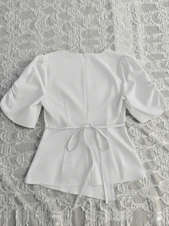 Tricou damă din poliester cu croială neregulată, guler rotund, mâneci scurte, croială 3D, 95% poliester, Vara 2025