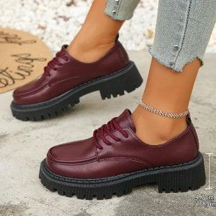 Sieviešu loaferi: apaļš purns, britiskais stils, PU augšdaļa, vidēja papēža augstums 3–5 cm, bieza zole