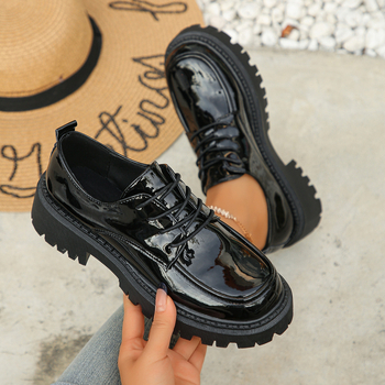 Sieviešu loaferi: apaļš purns, britiskais stils, PU augšdaļa, vidēja papēža augstums 3–5 cm, bieza zole