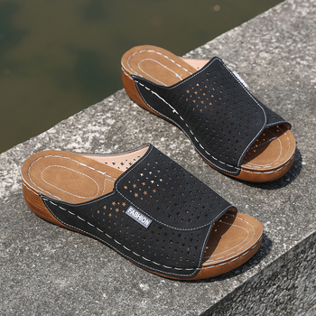 Дамски сандали на клин с прорези и форма на рибешка уста, PU горна част, гумена подметка