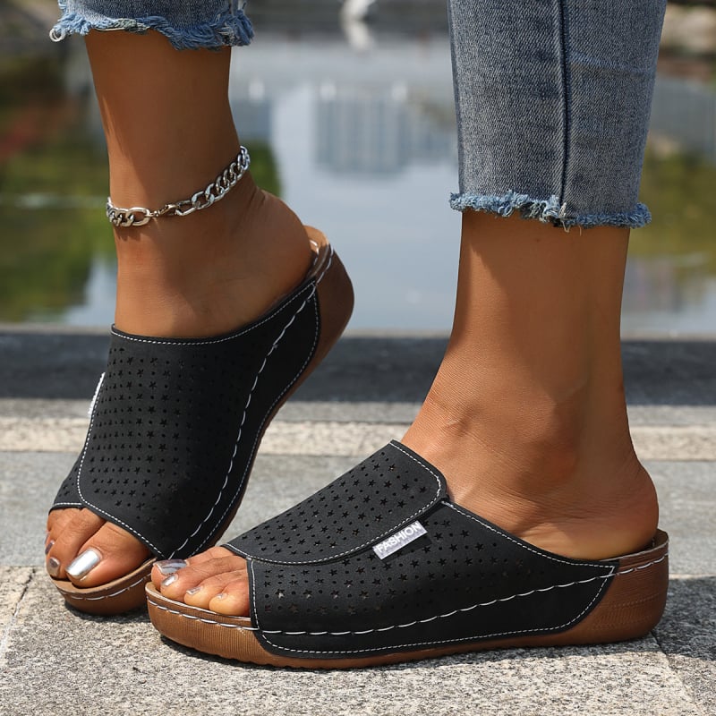 Дамски сандали на клин с прорези и форма на рибешка уста, PU горна част, гумена подметка