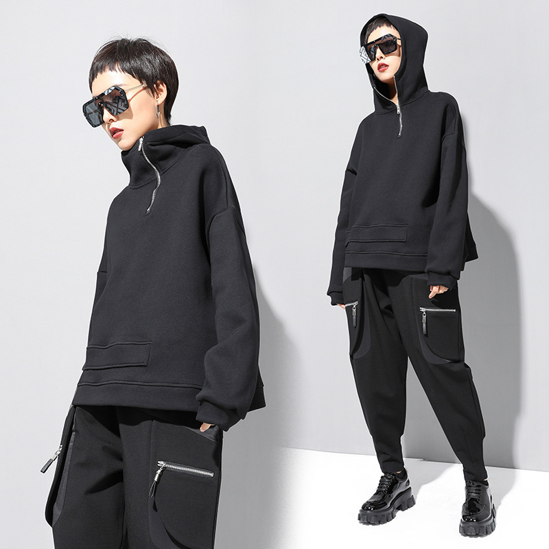 Памучен пуловер с качулка, свободна кройка, реглан ръкави, дебел плат