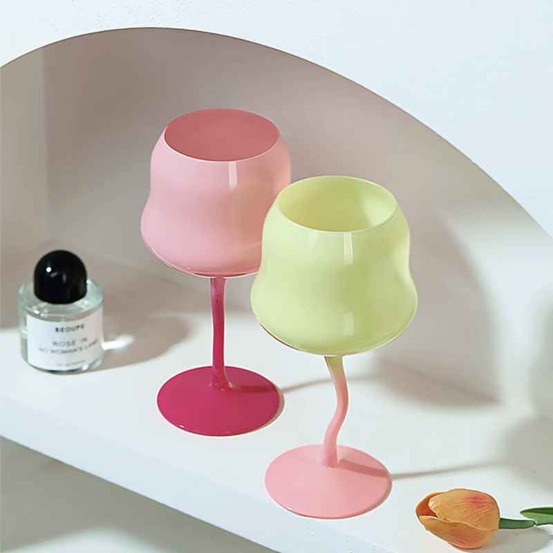 Винена чаша в стил Macaron със змийски дизайн и силует вдъхновен от облаци (кристален материал; 120 g; 1 бр.)