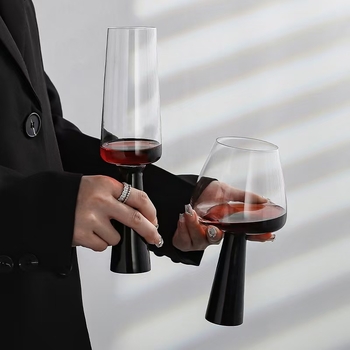 Стъклена чаша за вино Cloud Sail, обем 201–300 ml, модерен и минималистичен стил, опаковка в хартиена кутия