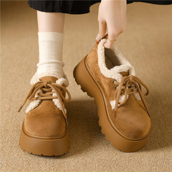 Γυναικεία χειμερινά παπούτσια με πλατφόρμα, βελούρι, εσωτερική επένδυση από συνθετικό κοντό γούννα, PU σόλα, ύψος πλατφόρμας 6–8 εκ, κορδόνια