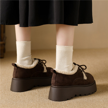 Γυναικεία χειμερινά παπούτσια με πλατφόρμα, βελούρι, εσωτερική επένδυση από συνθετικό κοντό γούννα, PU σόλα, ύψος πλατφόρμας 6–8 εκ, κορδόνια