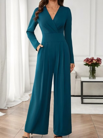 Елегантен гащеризон с висока талия, дълги ръкави и широки крачоли от полиестер — есен 2025