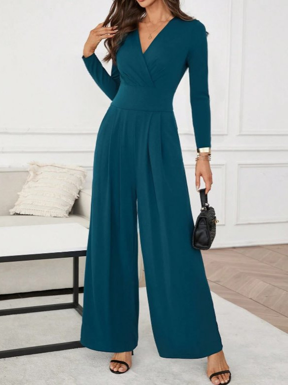Elegáns overál poliészterből, magas derekú, hosszú ujjú, széles lábú fazon — ősz 2025
