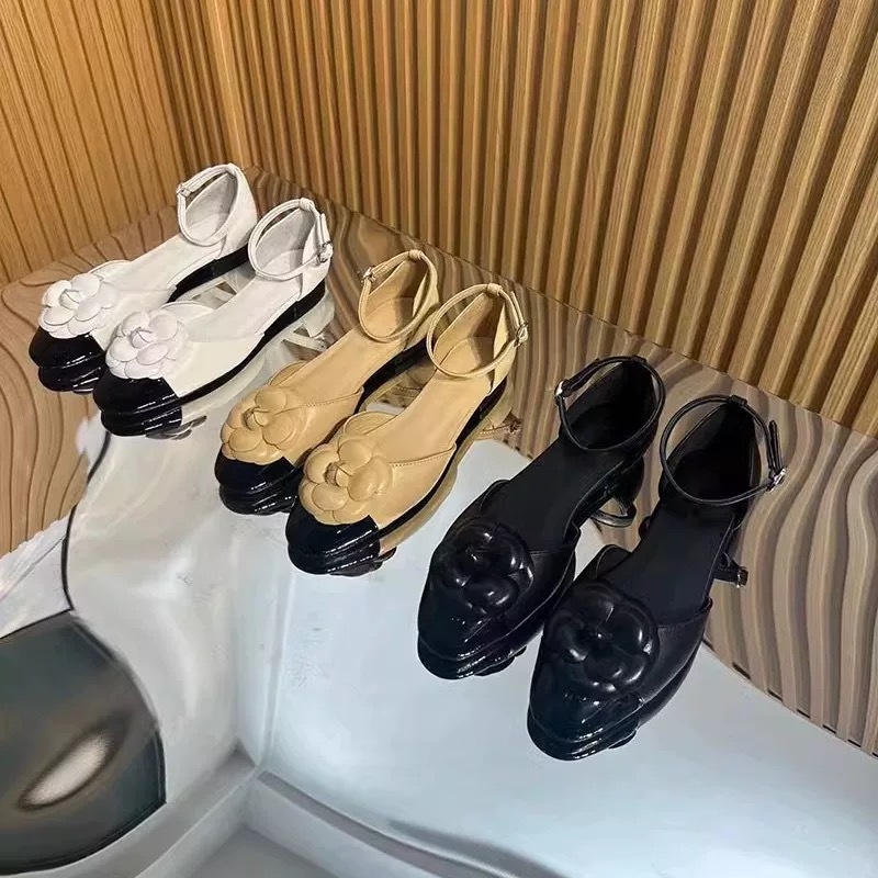 Сандали с една презрамка, горна част от супер влакна, подметка от гума, плосък ток, каишка за глезена