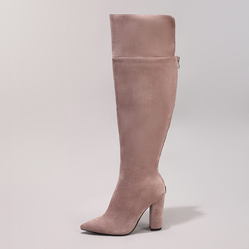 Cizme peste genunchi din velur, vârf ascuțit, toc gros (>8 cm), fermoar dorsal – modă de iarnă