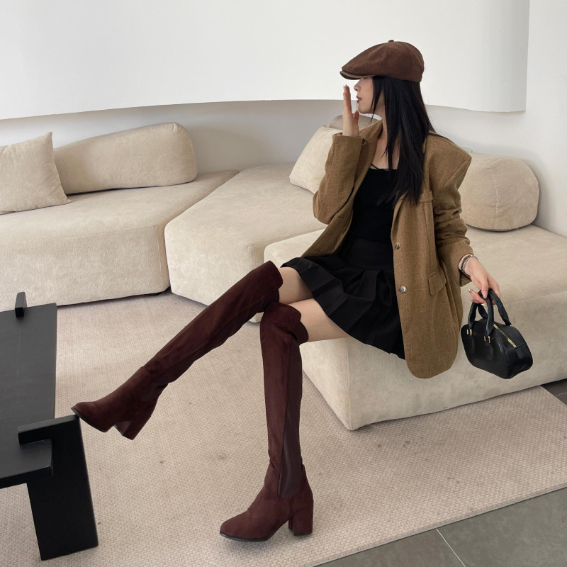 Cizme peste genunchi pentru femei, din velur nubuk, vârf rotund, toc înalt 6–8 cm, toamnă 2025