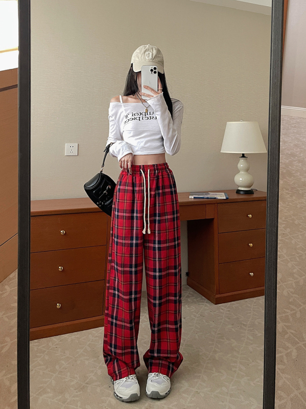 Дамски casual straight панталони с висока талия, каре плат боядисан на прежда, полиестер 70–80% и памук под 30%, есен 2023