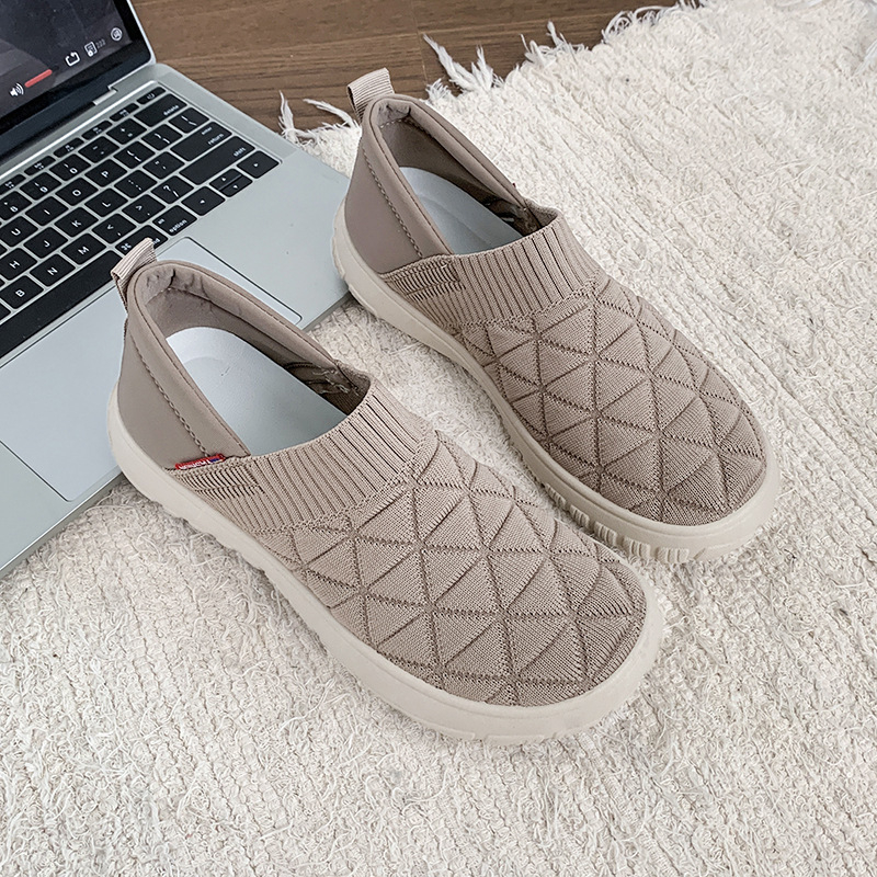 Ženske slip-on casual cipele, gornji dio od platna, gumena potplata, niski potpetica 1-3 cm, ulošak od platna