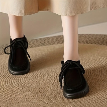 Ženski mule s gornjim dijelom od rafije, prugasti uzorak, visina potpetice 0–1 cm, proljetna obuća