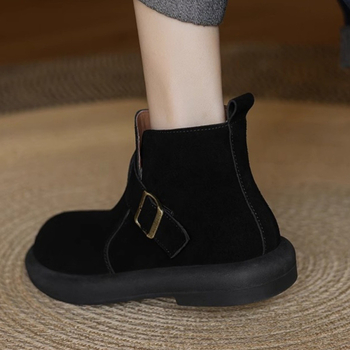 Дамски велурени ботуши с pull-on дизайн, кръгла пръст, нисък ток 1–3 см, гумена подметка, къс маншет