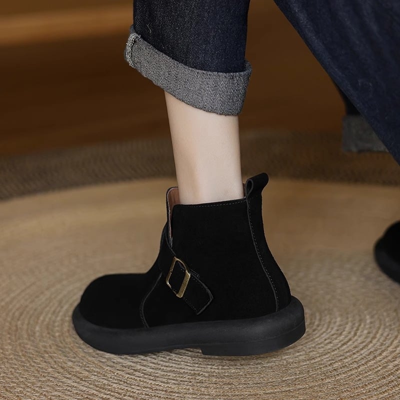Дамски велурени ботуши с pull-on дизайн, кръгла пръст, нисък ток 1–3 см, гумена подметка, къс маншет
