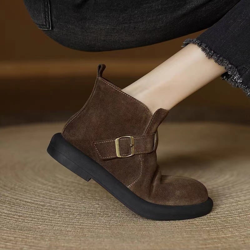 Дамски велурени ботуши с pull-on дизайн, кръгла пръст, нисък ток 1–3 см, гумена подметка, къс маншет