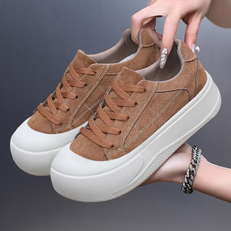 Ženske tenisice s debelim potplatom za povećanje visine, gornji dio od umjetnog pliša, gumena potplata, vezanje, vulkanizirane svakodnevne tenisice za proljeće