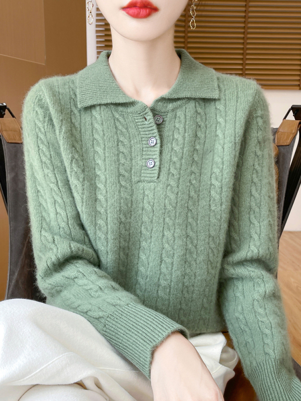 Женски пуловер с поло яка и кабелно плетиво, удебелен модел; основна материя: вълна 95%+; вторичен компонент: вълна 90–95% (есен 2025)