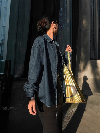 Denim-jakk ees nööriga ja nuppudega, pikad varrukad, keskmine pikkus