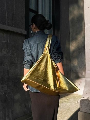 Denim-jakk ees nööriga ja nuppudega, pikad varrukad, keskmine pikkus