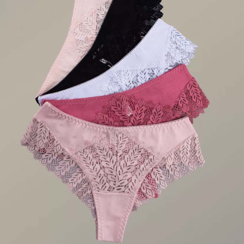 Дамски памучни прашки тип танга, ниска талия, безшевни, дантелена вложка, основна материя 80–90% памук, подплата 95–100% памук, подходящи за всички сезони