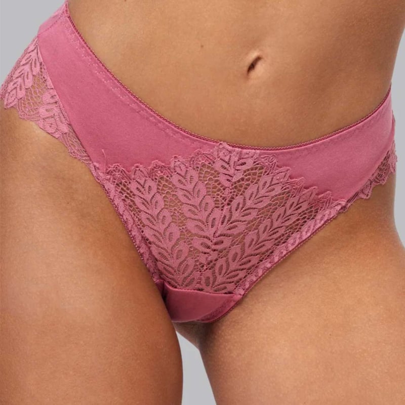 Дамски памучни прашки тип танга, ниска талия, безшевни, дантелена вложка, основна материя 80–90% памук, подплата 95–100% памук, подходящи за всички сезони