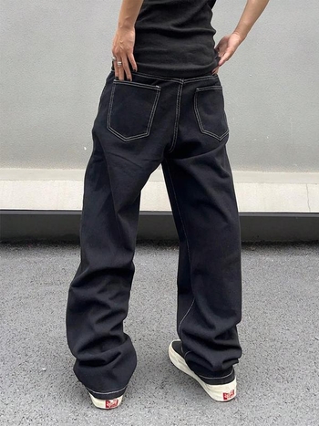 Дънки с права кройка, нисък талия, цип за закопчаване, лека модална тъкан