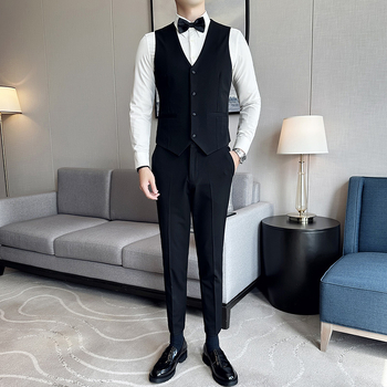 Корейски стил: мъжки тричастов костюм за сватба, тънък силует, еднободна планка, странични цепки, малък ревери, памучно-ацетатна смес (68% ацетат).