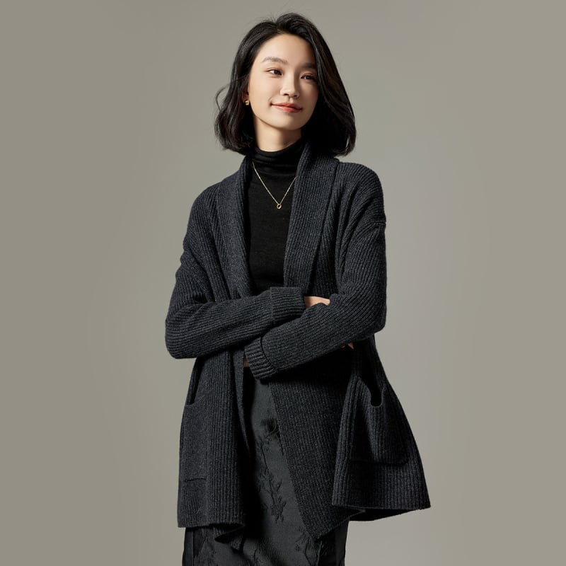 Женски вълнен кардиган, средна плътност, V-образно деколте, дълги ръкави, едноцветен вълнен плат, пуловер, несиметрична кройка, зима 2025