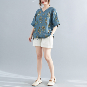 Дамска тениска от памук и лен с флорален принт, V-образно деколте, половин ръкав, печатен дизайн, ретро стил литература и изкуство