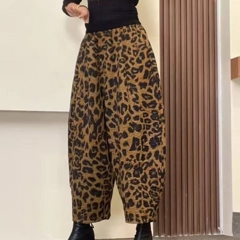 Ежедневни панталони с висока талия, леопардов принт, кройка харам-лантерн, свободен силует, полиестерна тъкан, дебела материя, есен 2025
