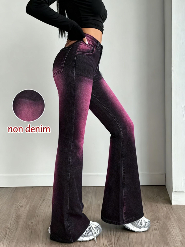 Дамски ежедневни панталони с висока талия, принт и леко разширени крачоли; смес полиестер-еластан (≥95% полиестер), висока еластичност