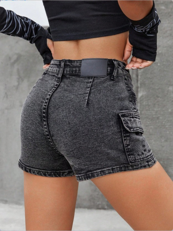 Дънкови шорти с средна талия и джобове в стил карго, деним с 90-95% памук, лека еластичност, прав силует