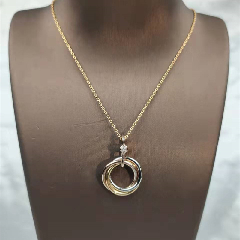 Колие с O-образна верига, подвеска от V gold, електроплатиране