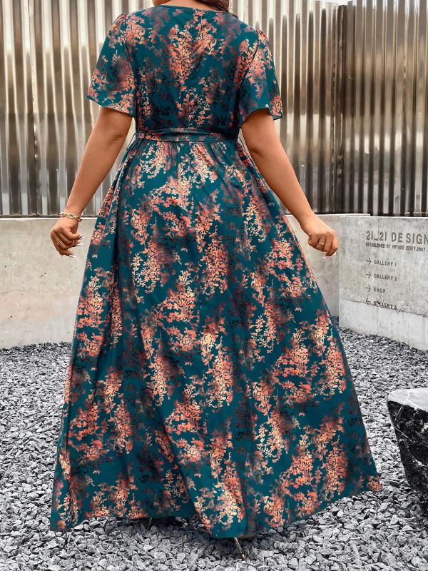 Рокля с V-образно деколте, принт, wrap дизайн, средна дължина, висок талия, къси ръкави с рюши