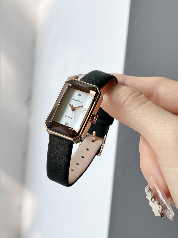 Дамски часовник с правоъгълен циферблат, кожена каишка, кварцов механизъм, корпус от сплав, спирална корона