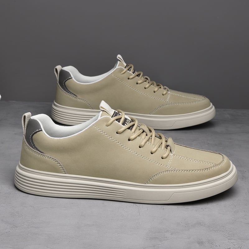 Meeste tossud: ümmarguse ninaga, pealmine kiht superkiududest, kummist tald, paeltega kinnitatav, vastupidavad kulumisele