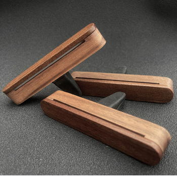 Puidust auto lõhna difuuser klipp õhuava jaoks, avatud kaanega, graveeritav logo, materjal: puit; aurustumise aeg üle 90 päeva