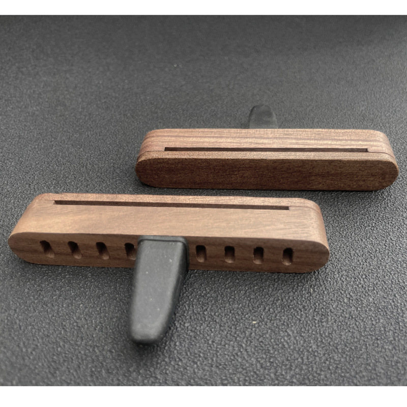 Puidust auto lõhna difuuser klipp õhuava jaoks, avatud kaanega, graveeritav logo, materjal: puit; aurustumise aeg üle 90 päeva