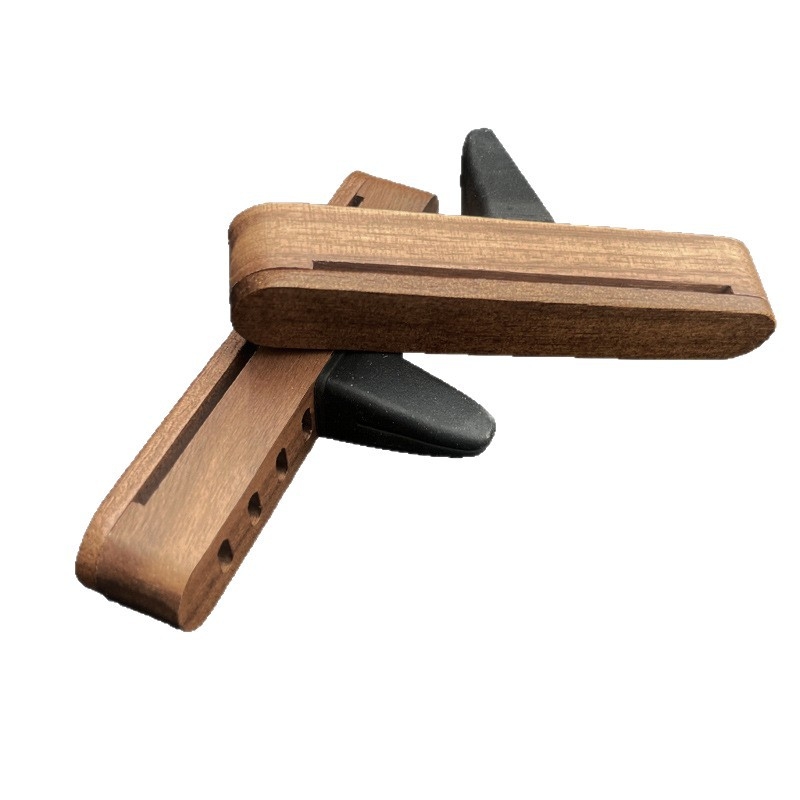 Puidust auto lõhna difuuser klipp õhuava jaoks, avatud kaanega, graveeritav logo, materjal: puit; aurustumise aeg üle 90 päeva