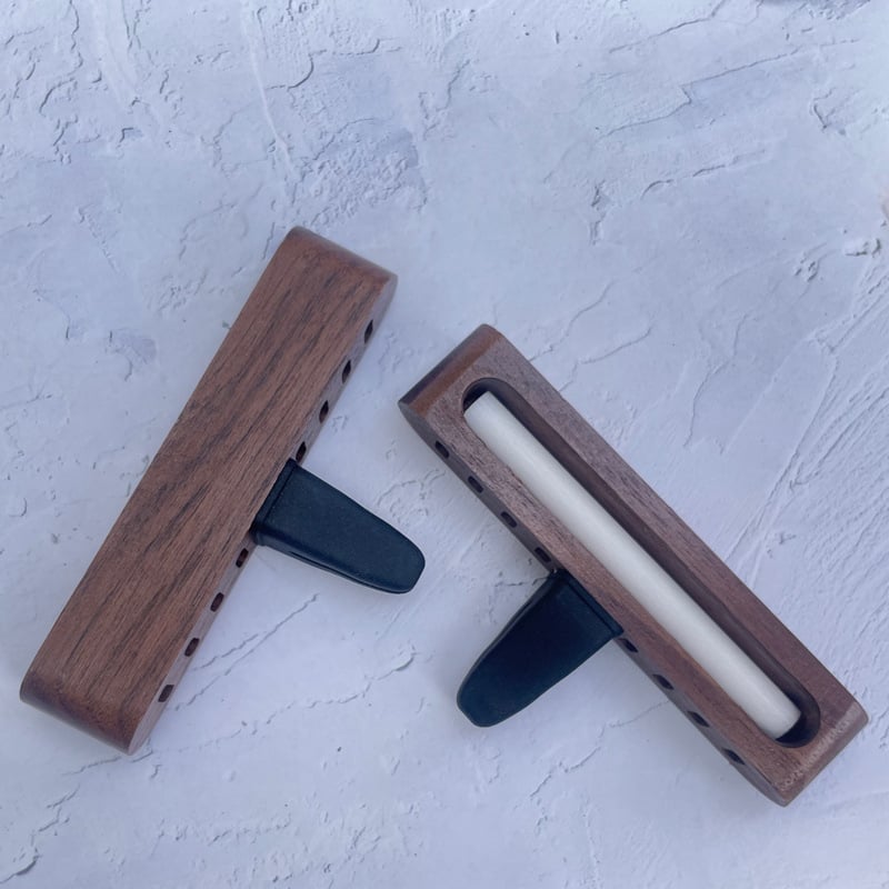 Puidust auto lõhna difuuser klipp õhuava jaoks, avatud kaanega, graveeritav logo, materjal: puit; aurustumise aeg üle 90 päeva