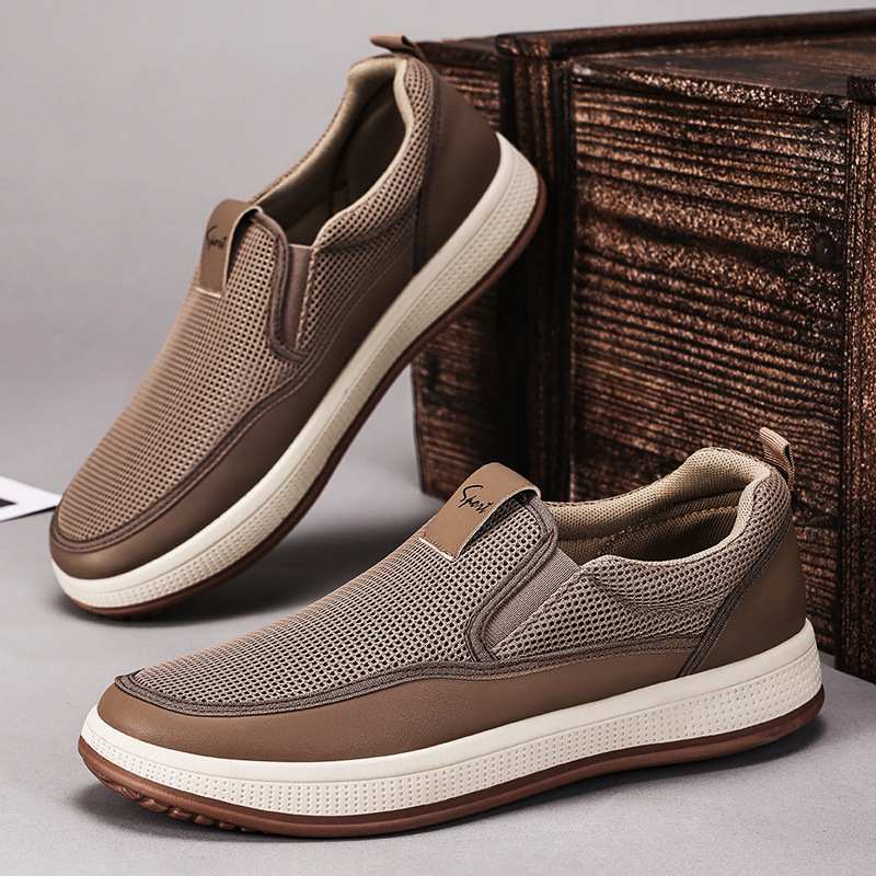 Férfiaknak készült, lélegző hálós felső részű slip-on sétacipő, könnyű injekciós formájú PVC talppal és textil talpbetéttel